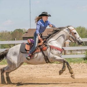 Meet your Posher, Cassie